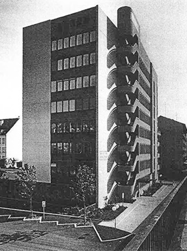 schwarz-weiss-Bild Kunstgewerbschule Zürich